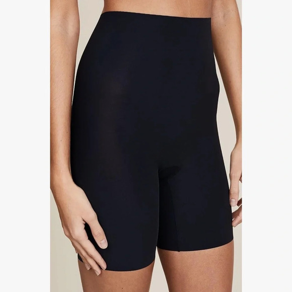 NWOT Commando Classic Control Shorts Seamless Shapewear Black Size Medium - Picture 1 of 6
